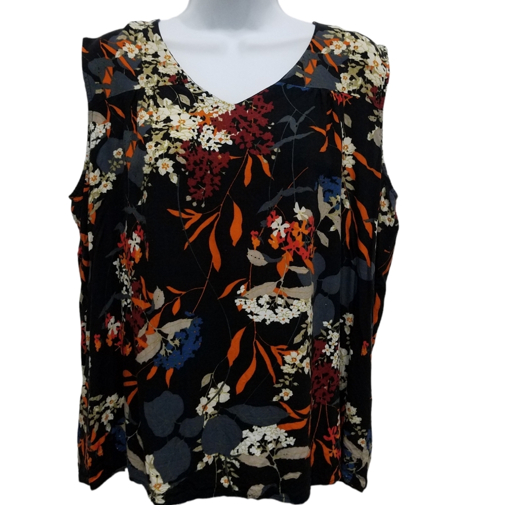 Beautiful tank top brand unknown